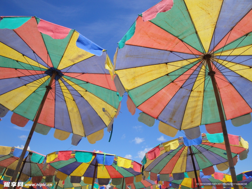 泰国普吉岛遮阳伞