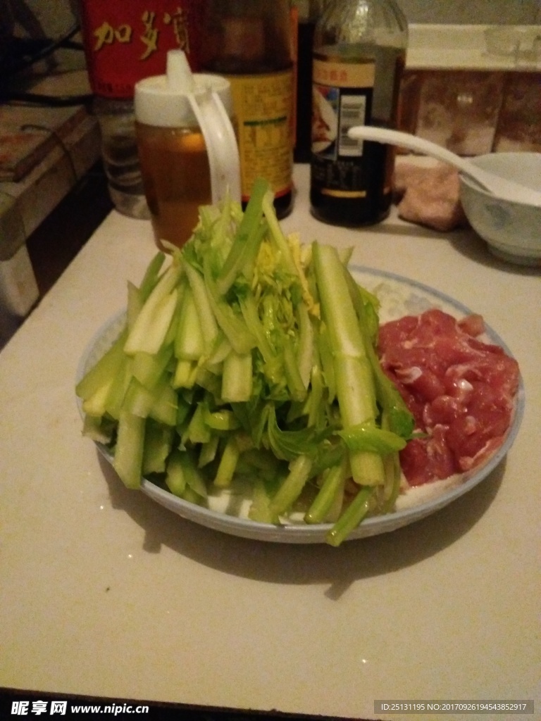 肉炒芹菜