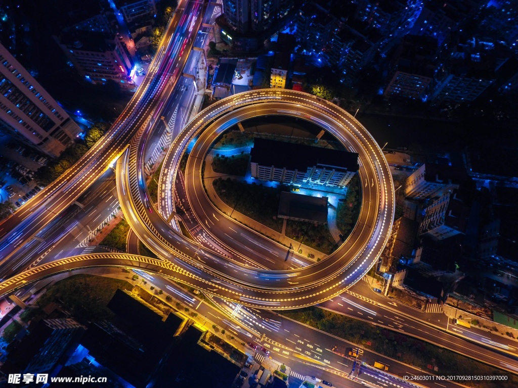 公路夜景