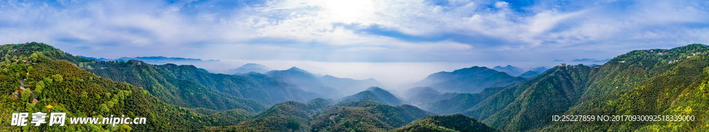 山脉风景图
