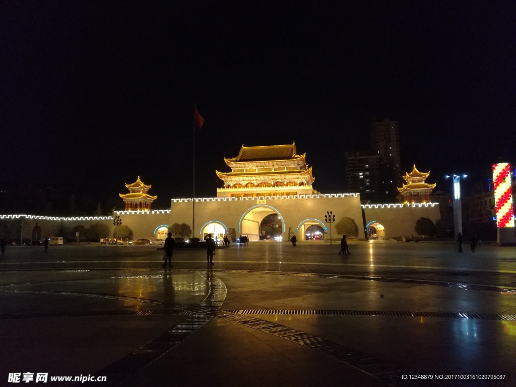 曲靖市广场夜景