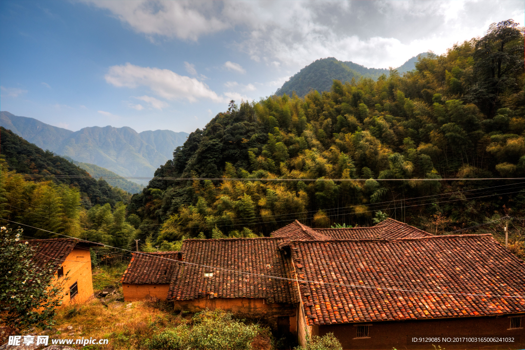 九华乡周公山村