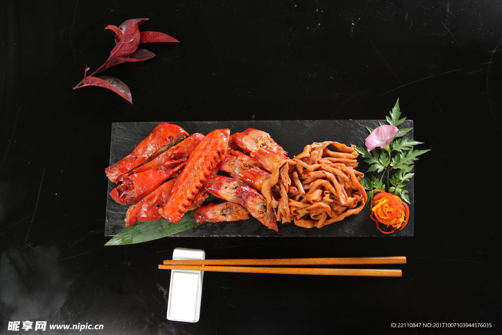 麻辣鸭拼盘