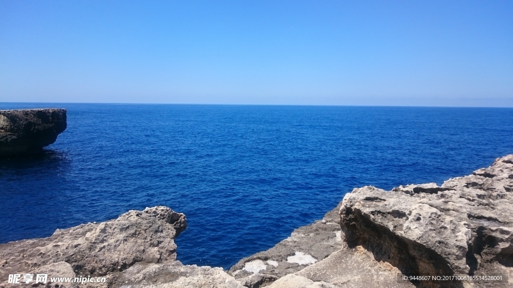 地中海蔚蓝海岸图片
