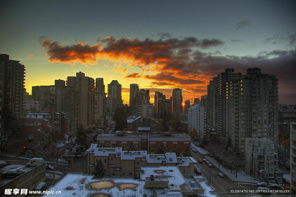 夕阳下的城市风景