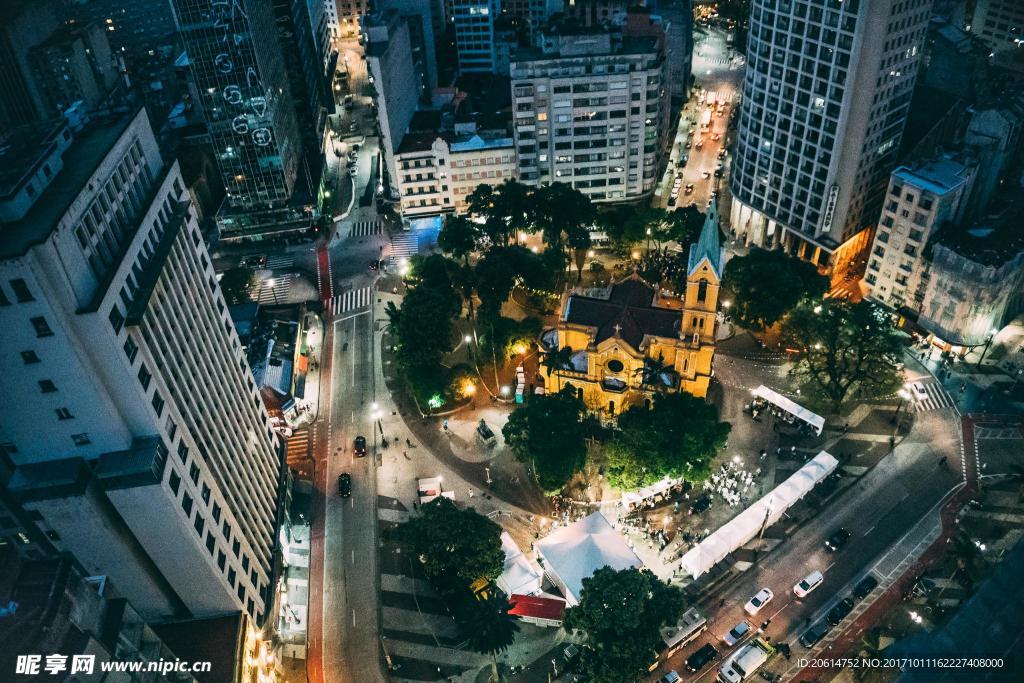 俯瞰城市夜景
