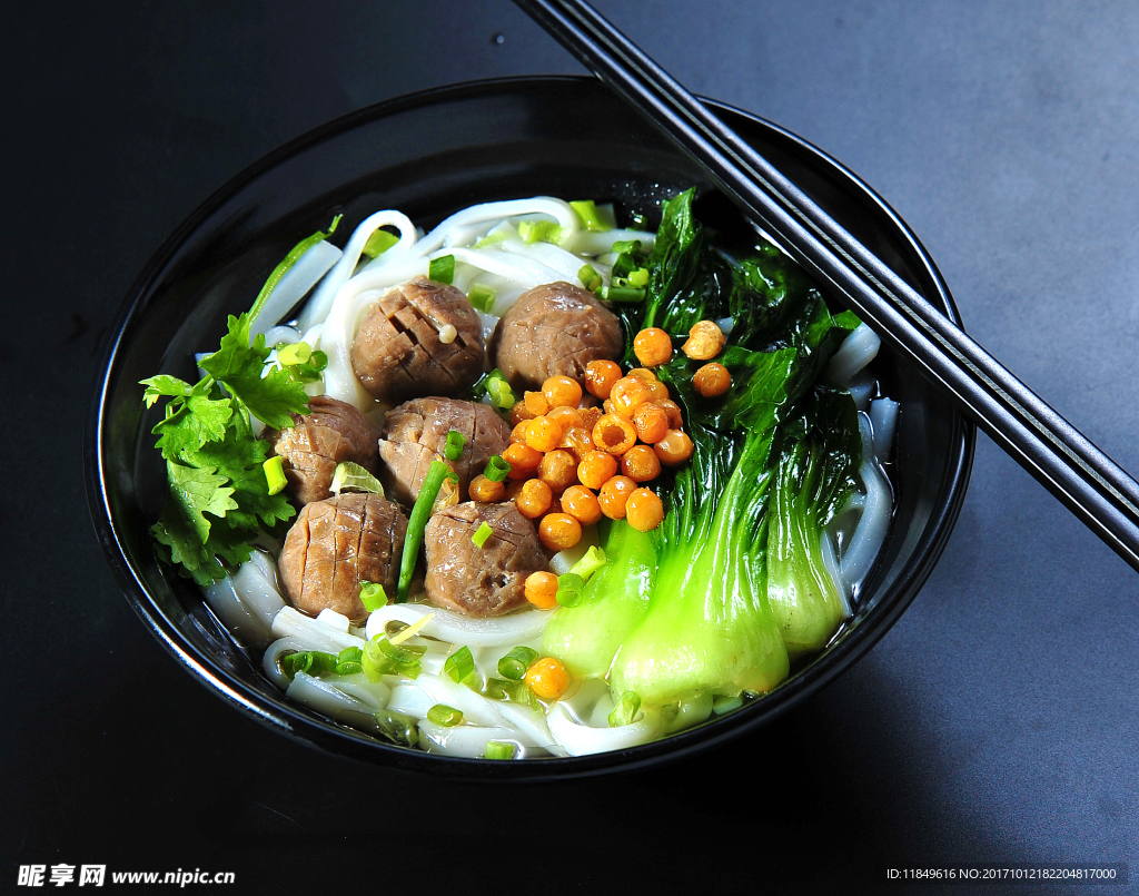 肉丸汤河粉