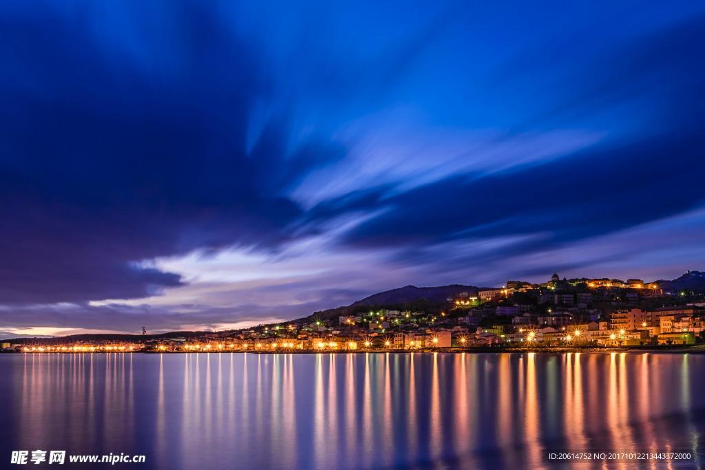 夜色下的大海美景