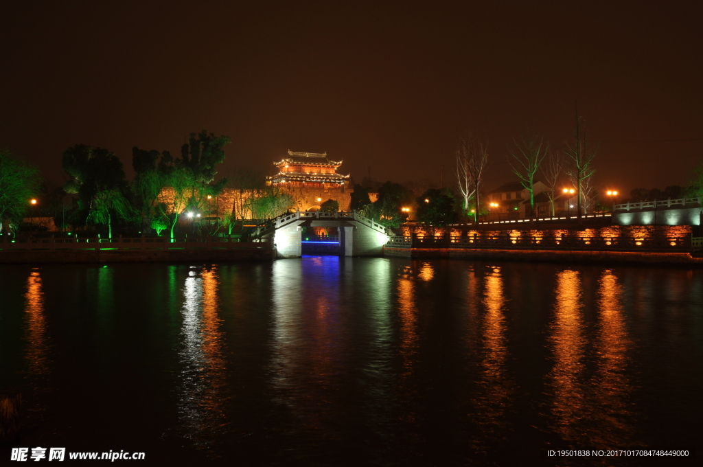 苏州山塘夜景