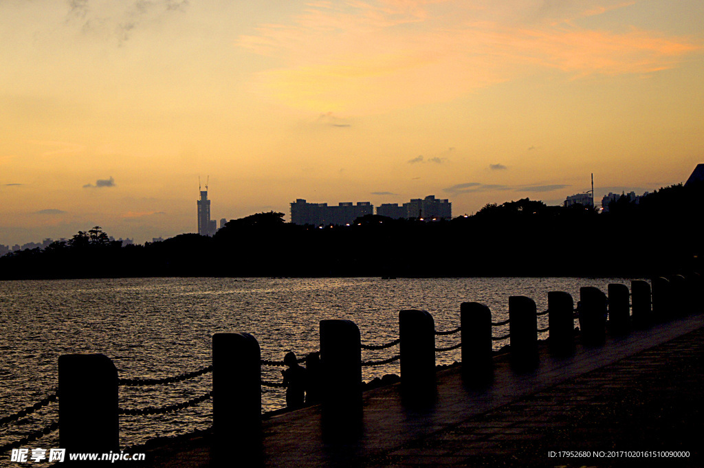 大海晚安