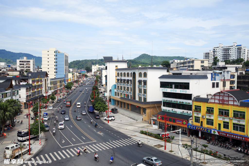 琼中街道全景