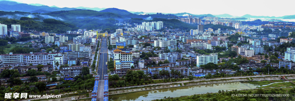 琼中县城全景