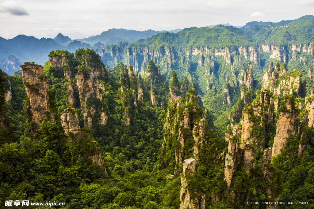 群山