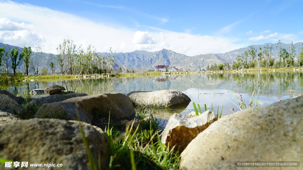 布达拉宫 全景 湖水