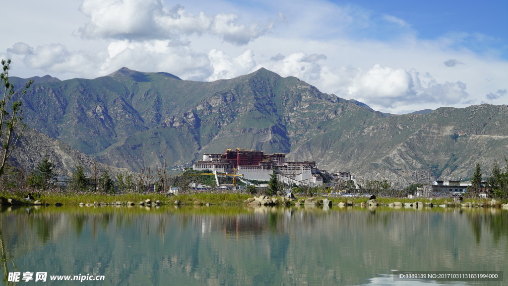 布达拉宫 全景 湖水