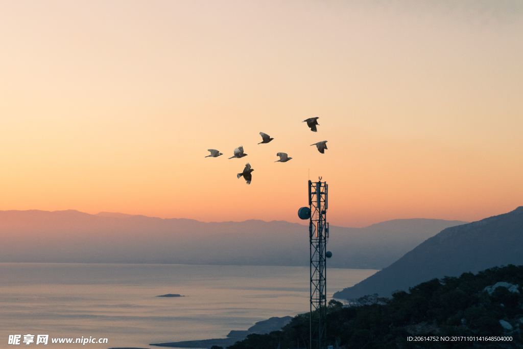 夕阳下的大海风光