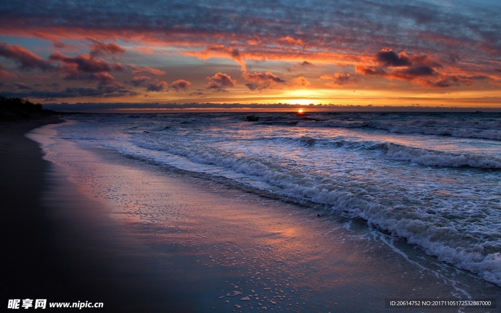 夕阳下的大海美景