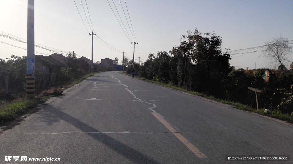 夕阳下的公路美景