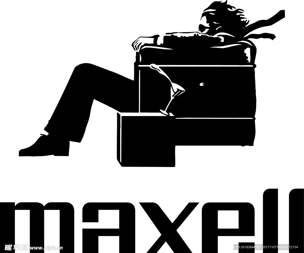 maxell 坐在椅子上的男人