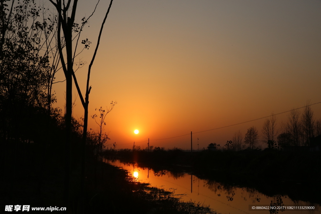 河边夕阳