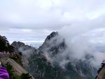 安徽黄山云雾缭绕山景