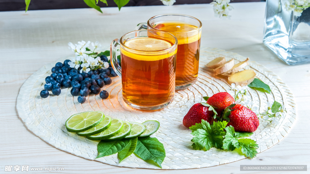 水果茶草莓蓝莓