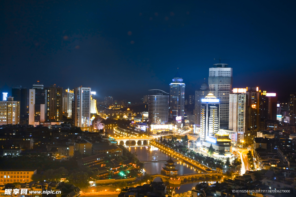 繁华城市夜景图片