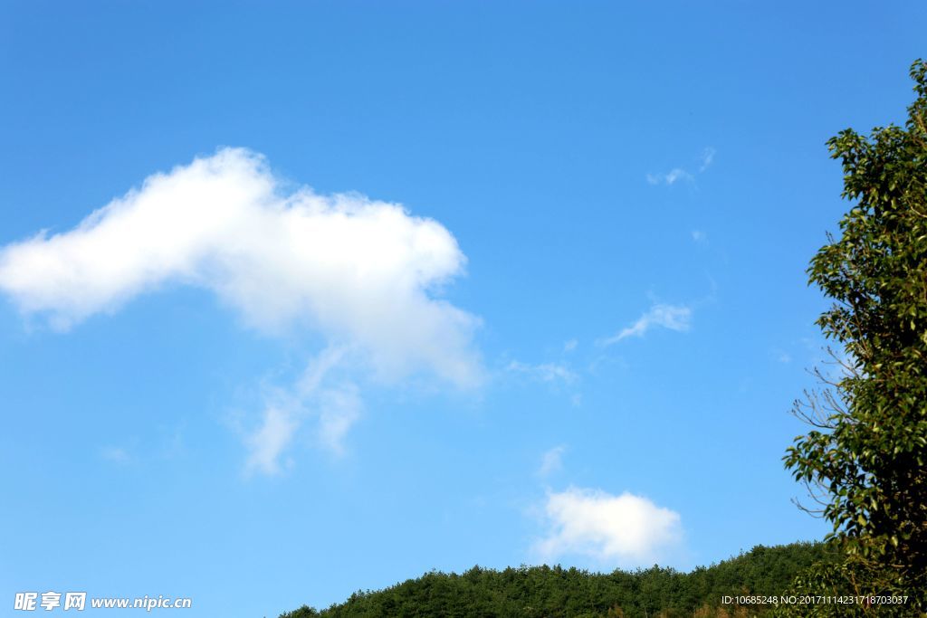 天柱山风景蓝天白云