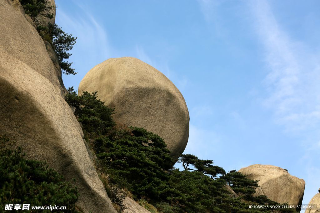 天柱山风景天柱山圆石