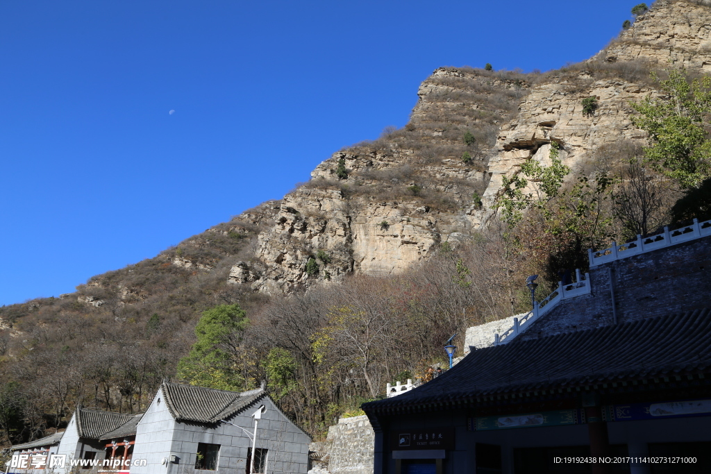 深秋的山峦