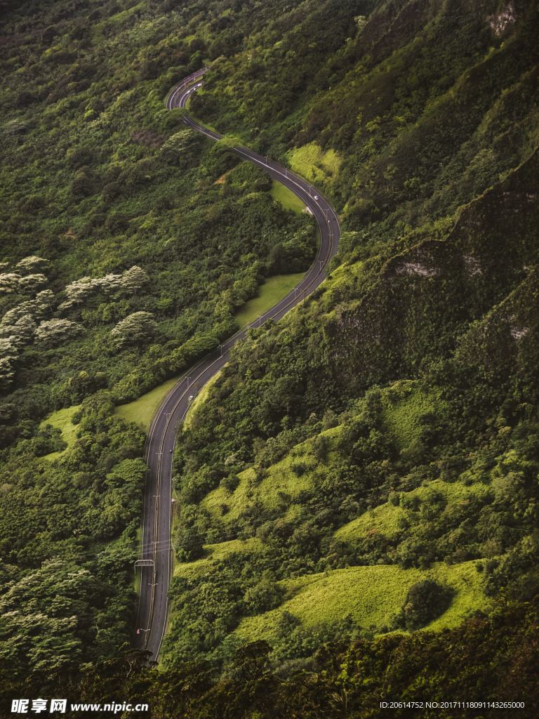 高山上的公路