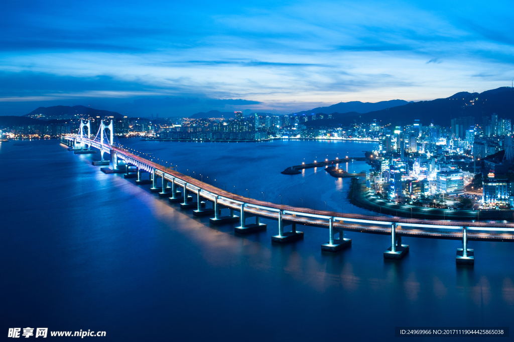 桥梁夜景