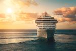 海船游轮日出和日落天空