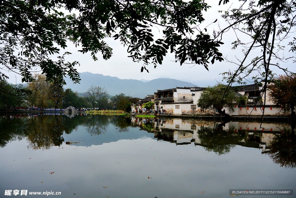 宏村门口远景