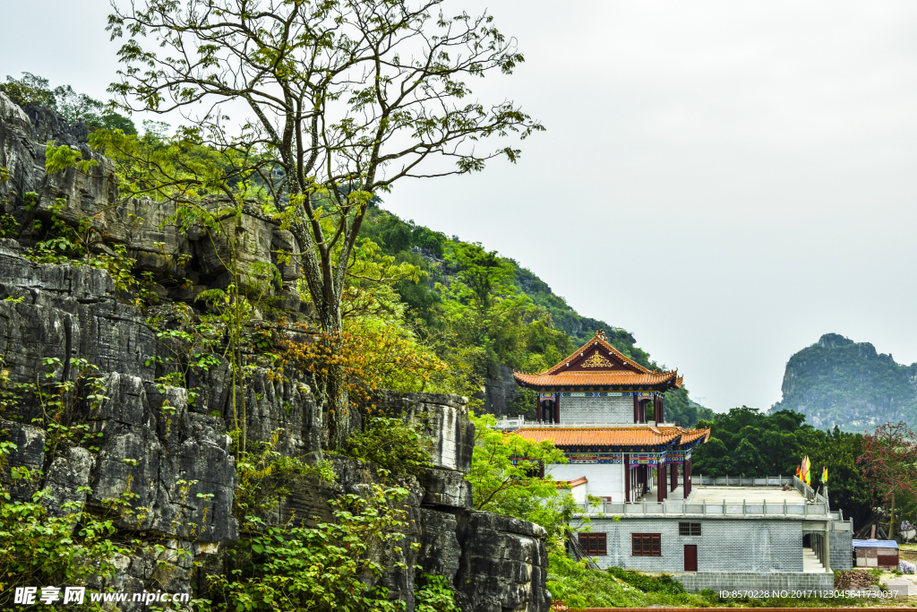 广西桂平罗丛岩风景