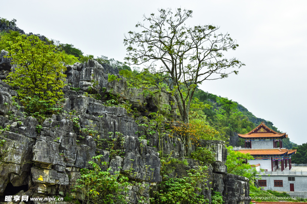 广西桂平罗丛岩风景