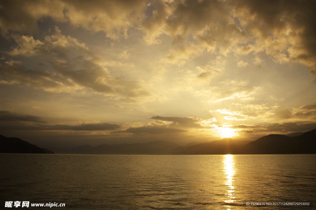 高清夕阳黄昏图