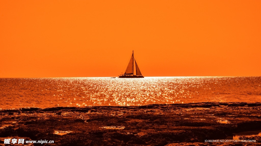 海洋上的帆船