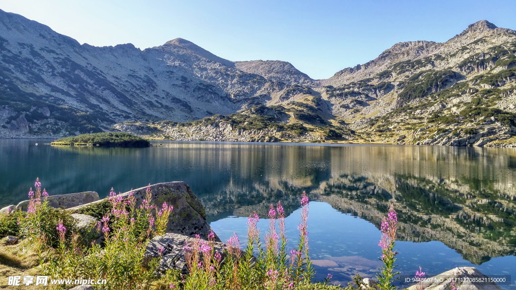 高山湖泊唯美风景图片