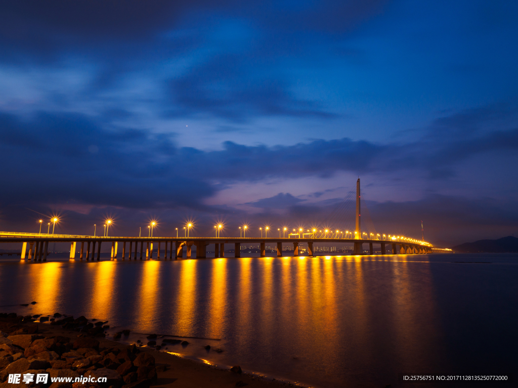 桥梁夜景