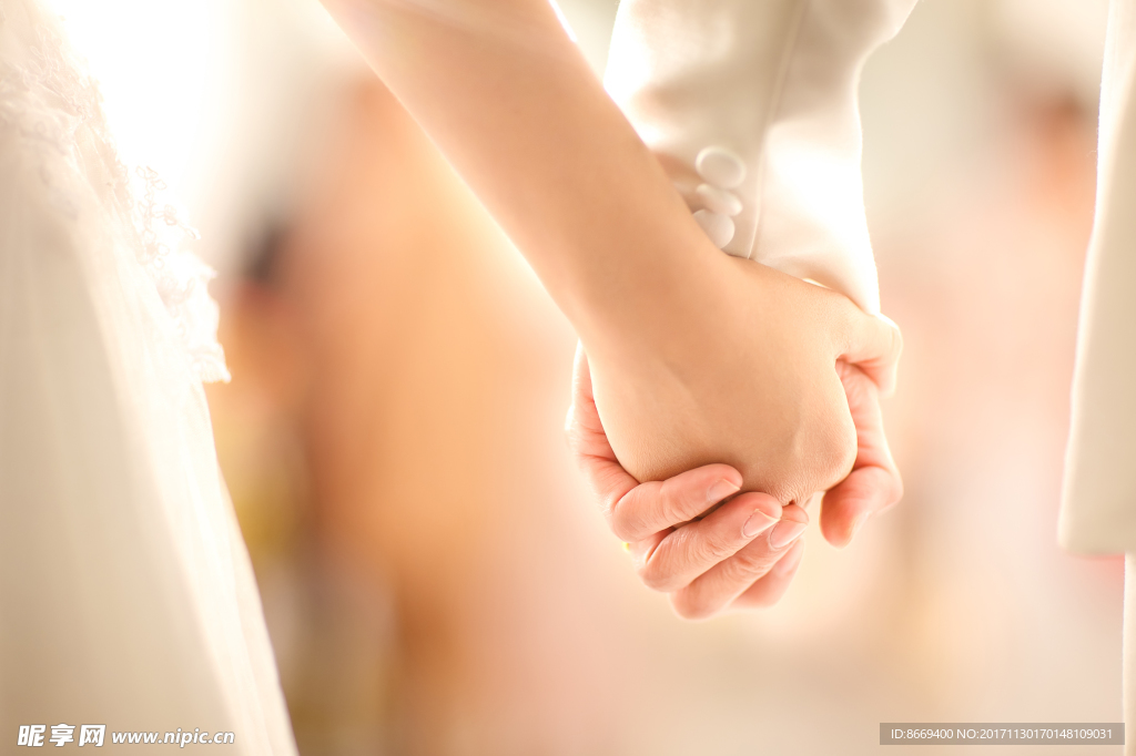 结婚情侣手牵手