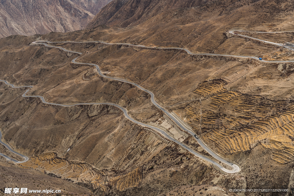 壮丽的盘山公路