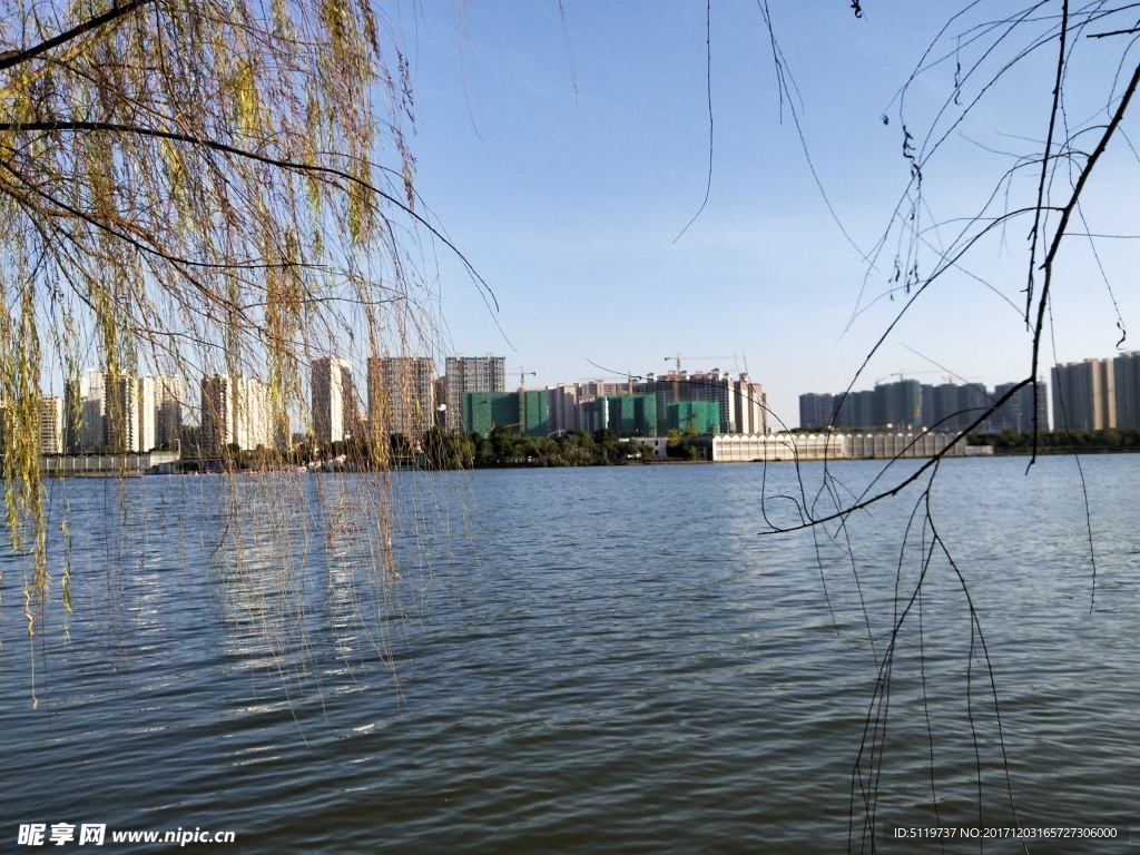 飞来湖风景