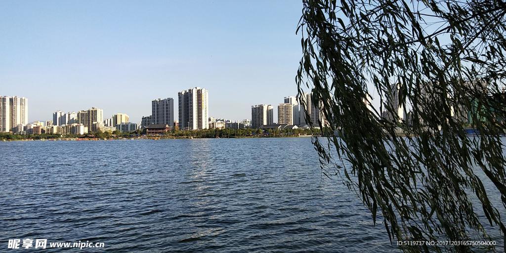 飞来湖风景