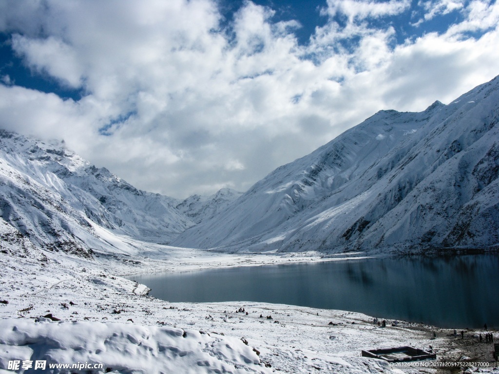 雪山 雪地 雪花 冬天 山脉