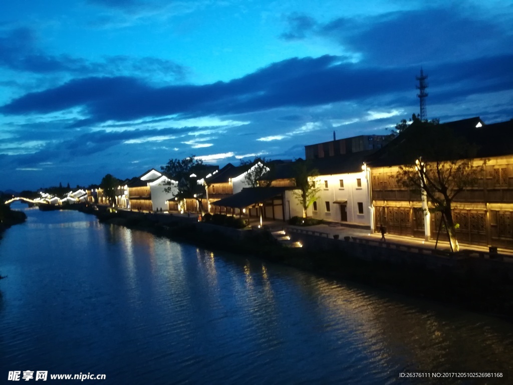 夕阳 小镇