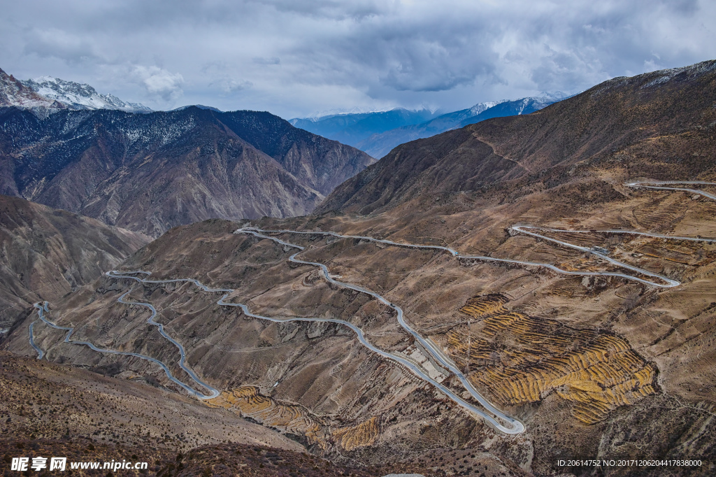 壮丽的盘山公路