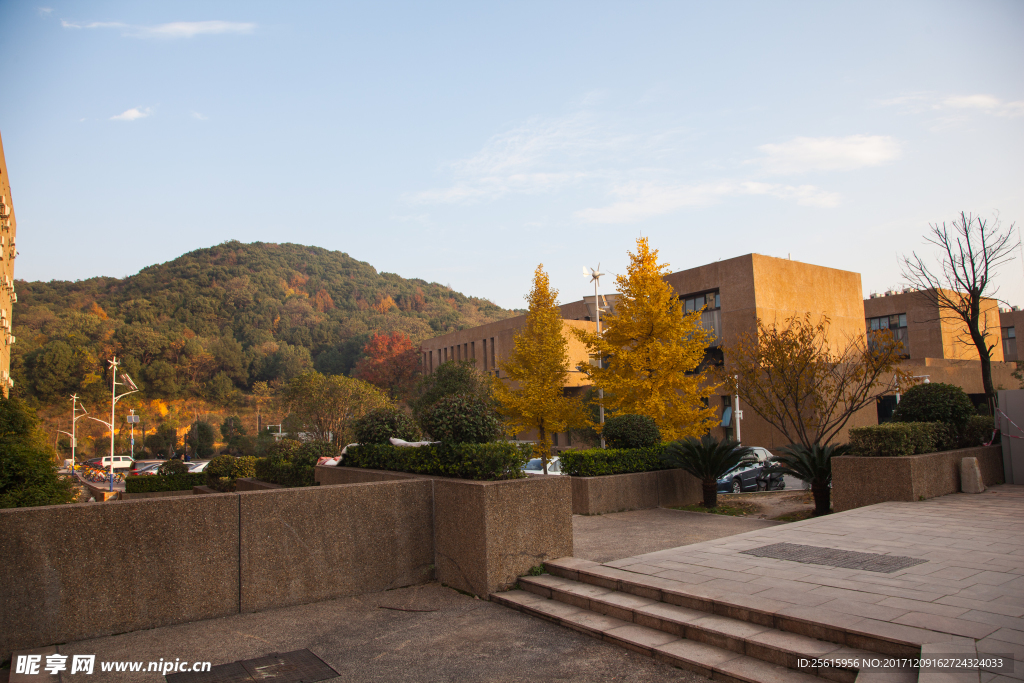 湖南大学
