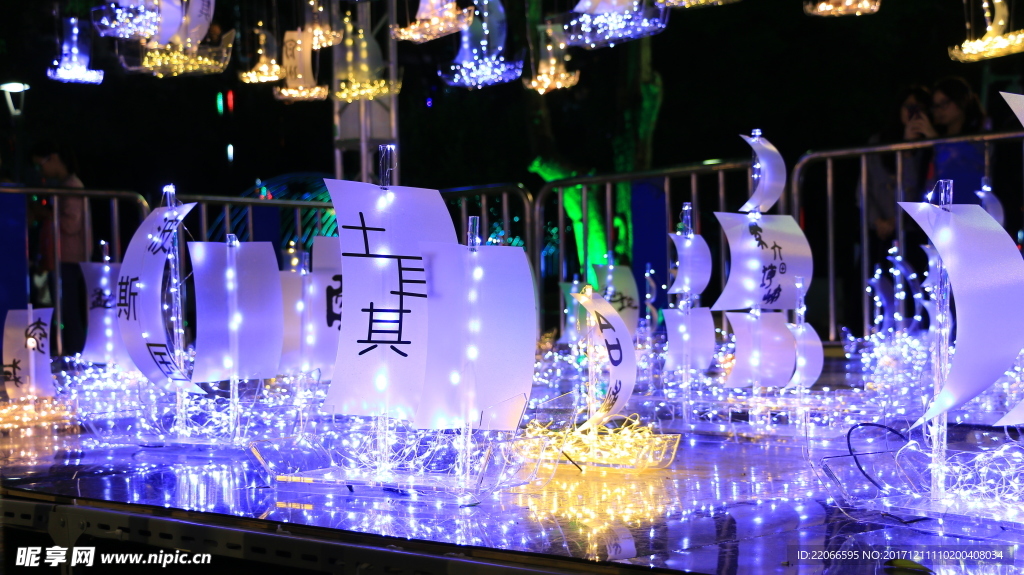 广州2017灯光节玻璃船