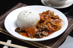 红烧牛肉饭美食图片